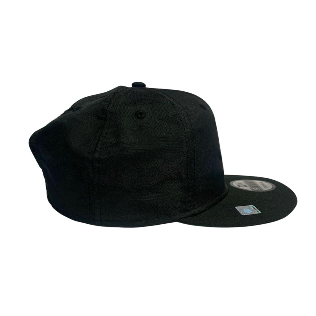FLAT CAP WITH TEXTURED PATCH