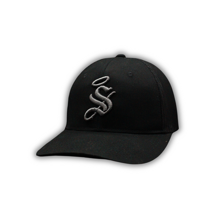 3D "S" CAP IN BLACK