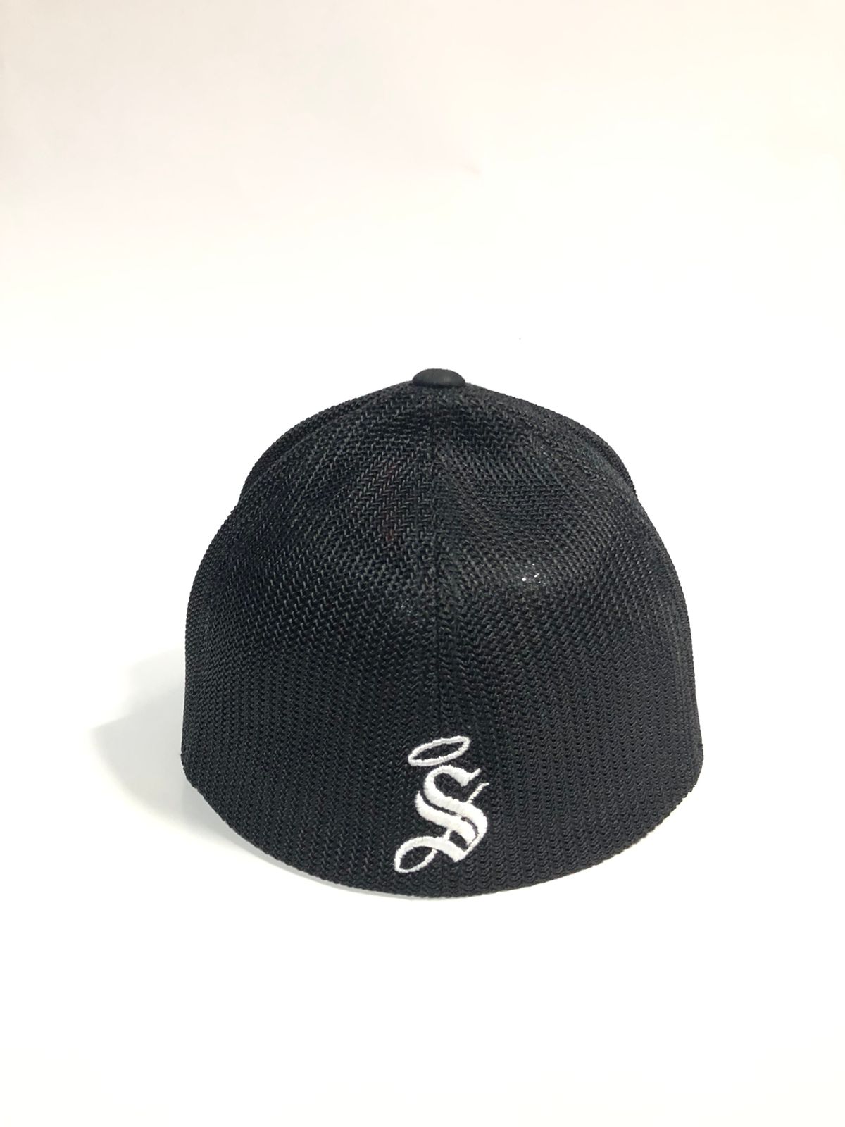 SANTOS FLEXFIT BLACK/WHITE CREST CAP